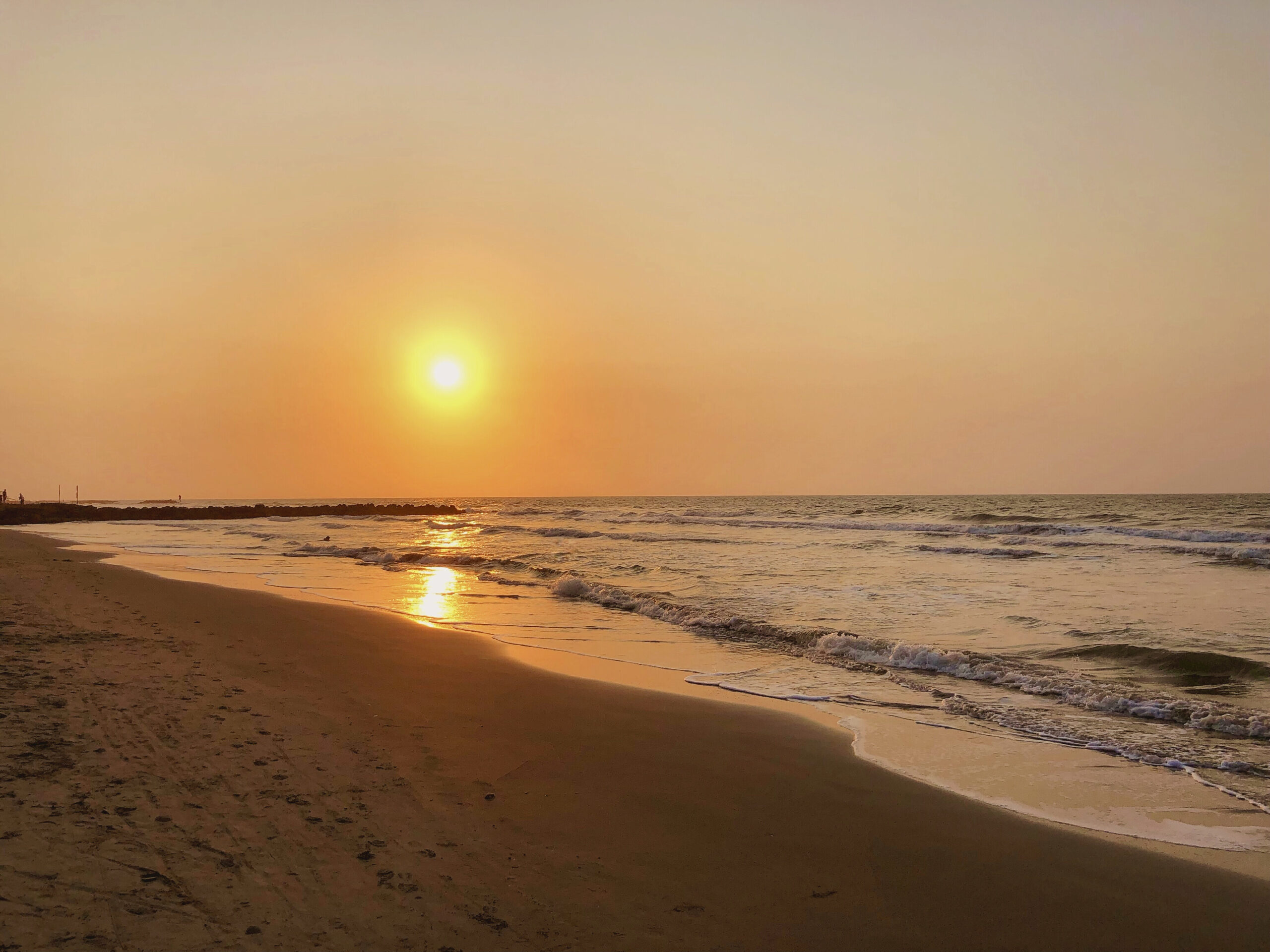 Atardecer de playa en el Pacífico colombiano