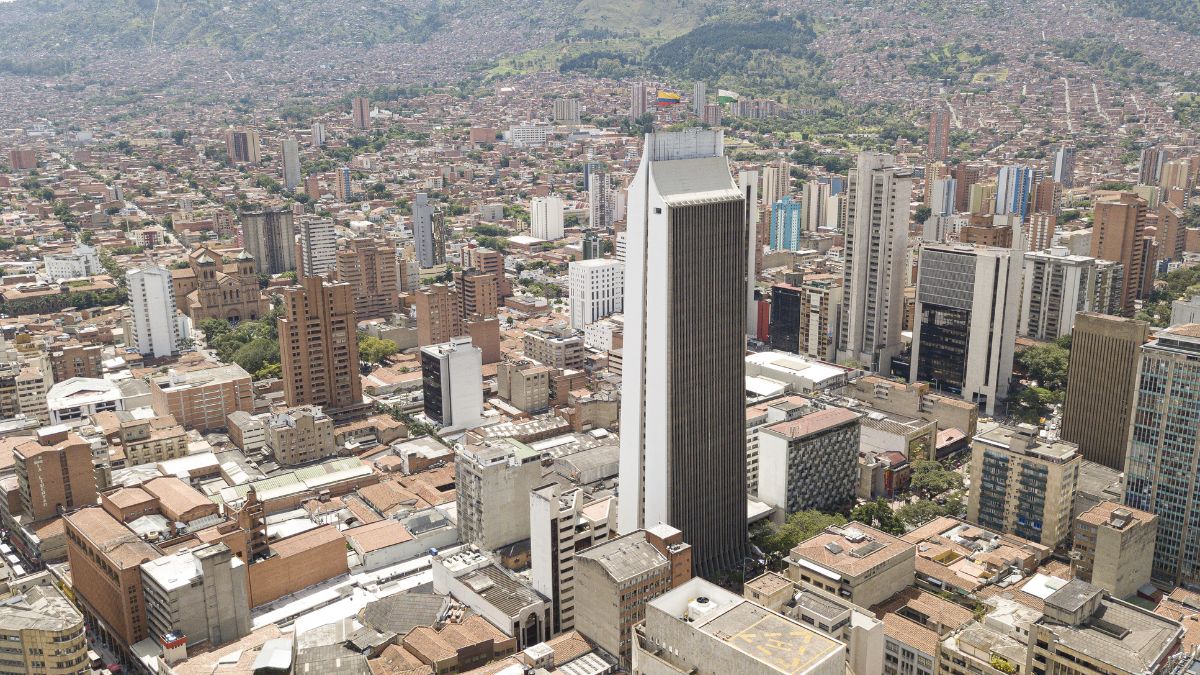 Vista general del Edificio Coltejer de Medellín