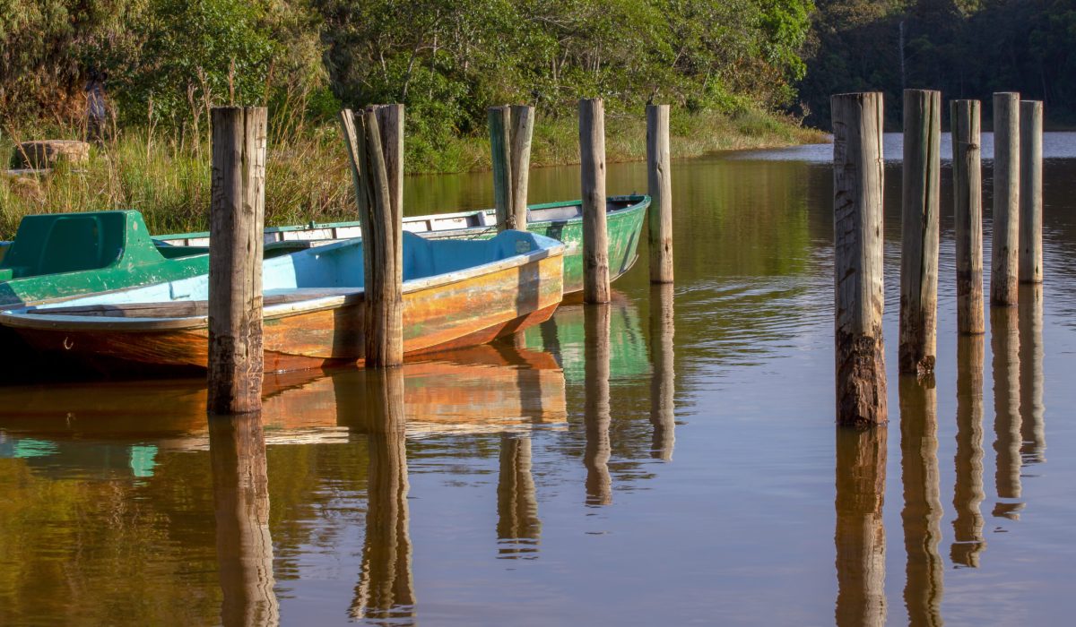 Muelle con una canoa )Foto vía Getty Images)